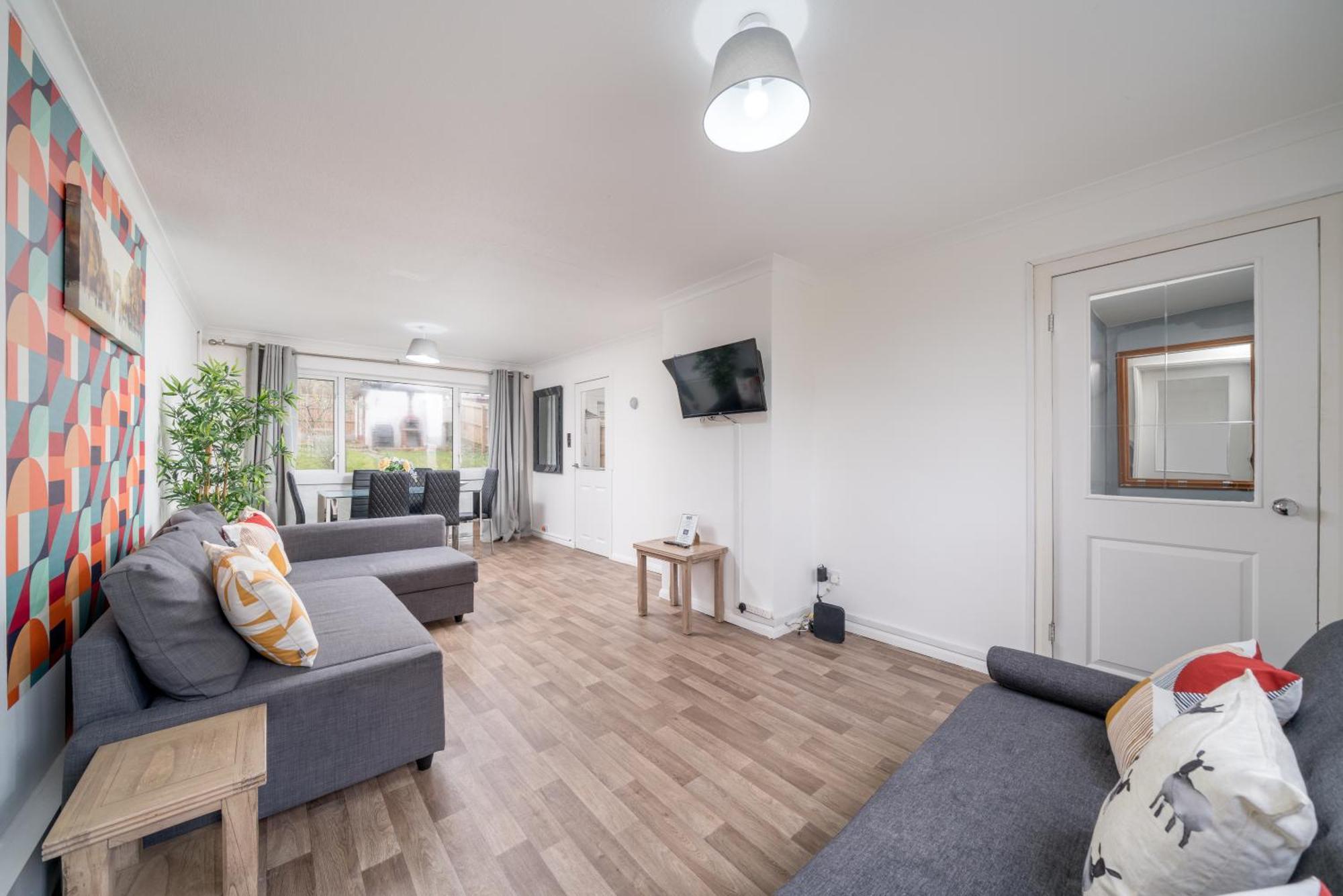 Apartament Skyvillion-Stevenage Amazing 3Bed House, Garden, Free Off Street Parking For 2 Cars, Wifi Zewnętrze zdjęcie