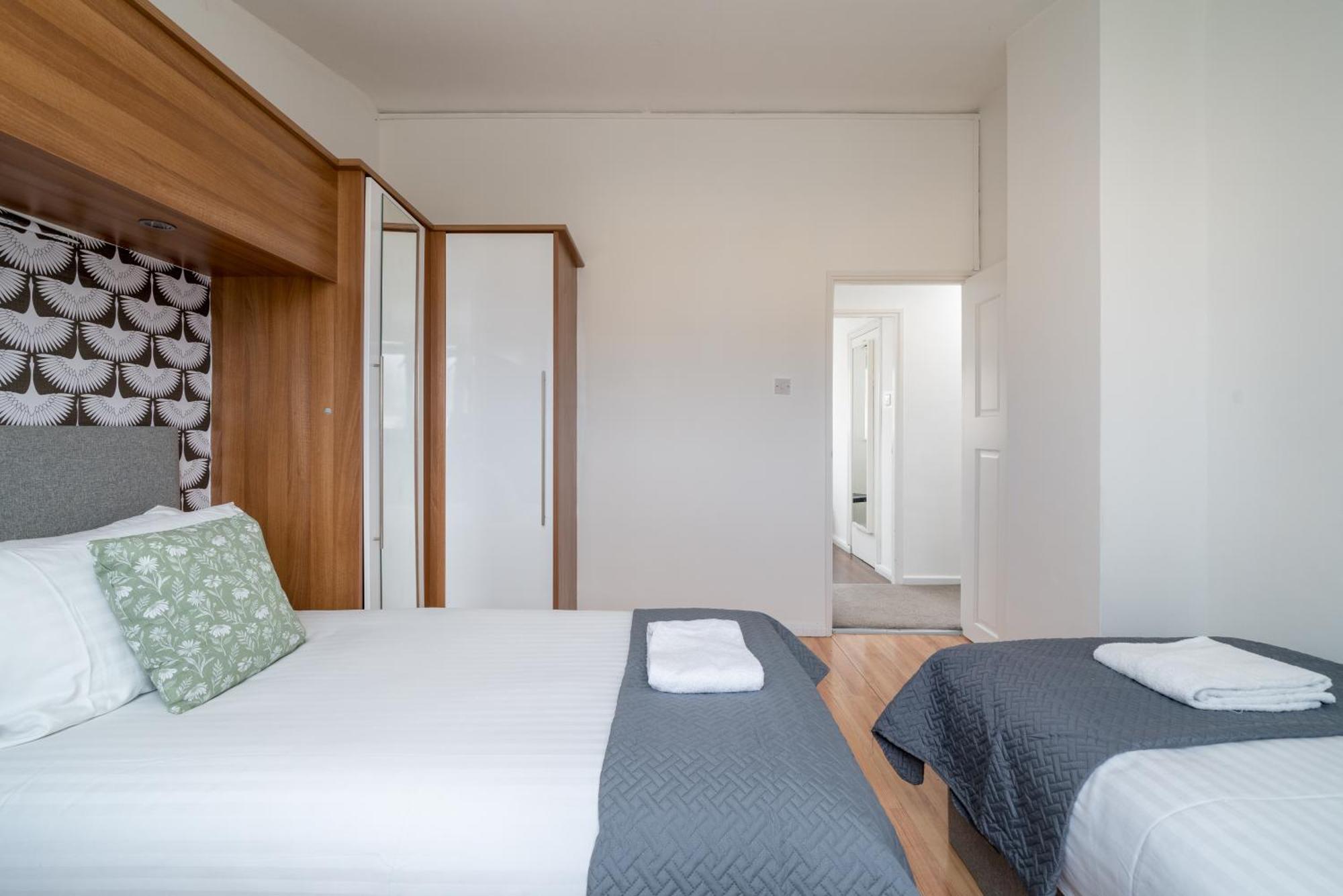 Apartament Skyvillion-Stevenage Amazing 3Bed House, Garden, Free Off Street Parking For 2 Cars, Wifi Zewnętrze zdjęcie